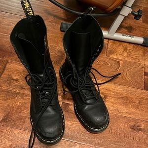Dr. Marten’s 1940 5400 Tall Boots